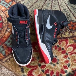 Men’s size 9 Nike Air Revolution high top